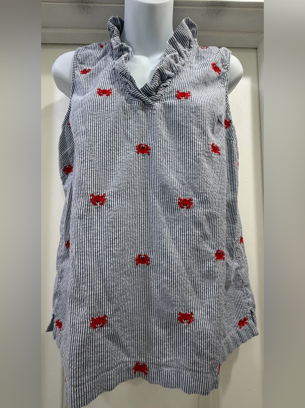 crown & ivy Ruffled V-Neck Striped Seersucker Nautical Red Crabs Top Large π¦ - Picture 1 of 10